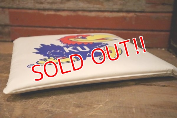 画像10: dp-230414-09 The University of Kansas / Jayhawks Cushion