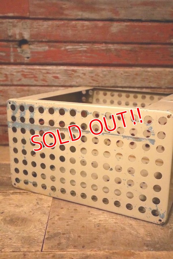 画像4: dp-230401-46 LYON Vintage Metal Basket