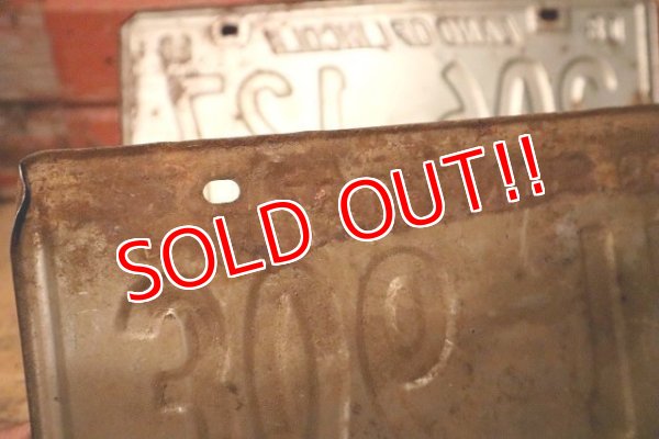 画像9: dp-230601-21 License Plate 1968 ILLINOIS "306 127" Set