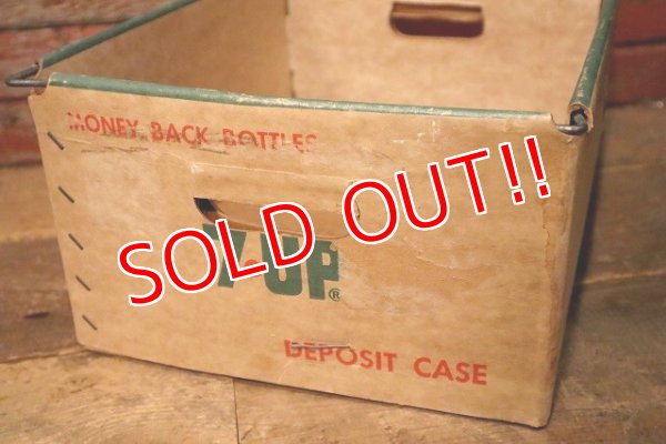 画像4: dp-230601-60 7up / 1960's-1970's Cardboard Deposit Case