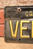 画像2: dp-230724-23 License Plate 1960's CALIFORNIA "VEE 683"