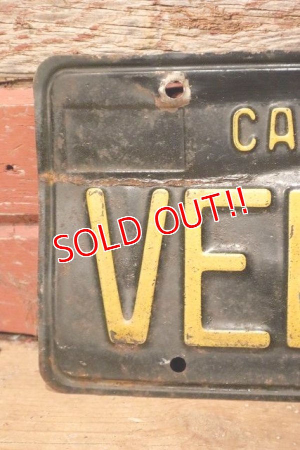 画像2: dp-230724-23 License Plate 1960's CALIFORNIA "VEE 683"