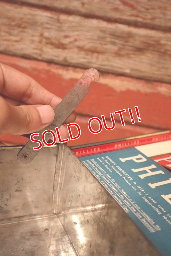 画像9: dp-230809-13 PHILADELPHIA PHILLIES / Vintage Tobacco Can