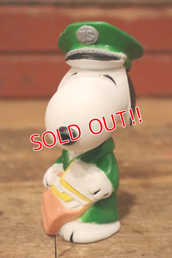 画像2: ct-230801-20 Snoopy / Danara 1970's-1980's Squeaky Toy "Postman"