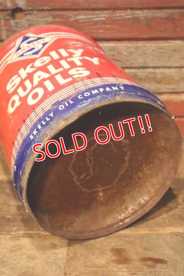 画像9: dp-230901-57 Skelly Quality Oil / 1970's 5 U.S.Gallons Oil Can