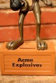 画像3: ct-231001-31 Wile E. Coyote / DAKIN 1968 Figure & Coin Bank