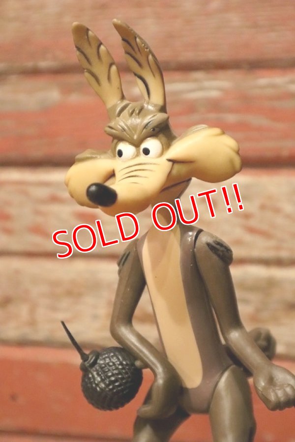 画像2: ct-231001-31 Wile E. Coyote / DAKIN 1968 Figure & Coin Bank