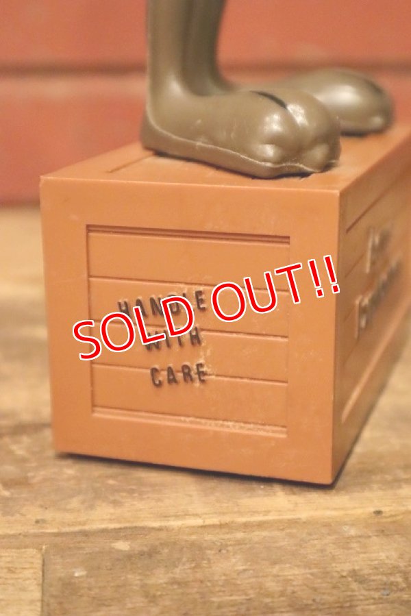 画像6: ct-231001-31 Wile E. Coyote / DAKIN 1968 Figure & Coin Bank
