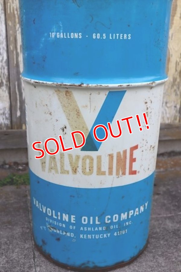 画像3: dp-240101-26 VALVOLINE / 1960's-1970's 120 LBS. 16 U.S. GALLONS OIL CAN