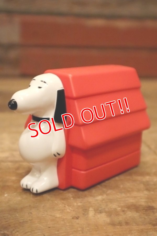 画像2: ct-210701-19 Snoopy and Doghouse / AVON 1970's Non-Tear Shampoo Bottle (Box)