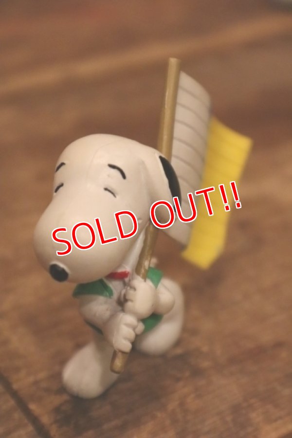 画像2: ct-240214-195 Snoopy / Comics Spain 1990's PVC Figure "Flag"