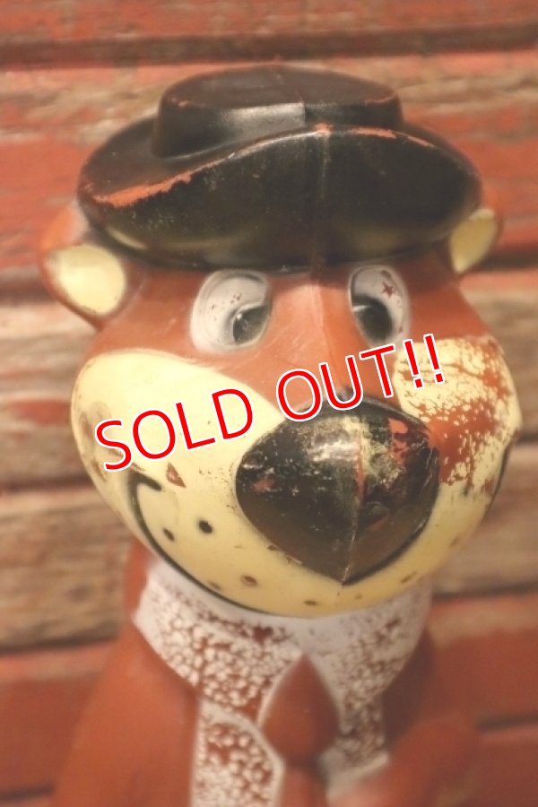 画像2: ct-240214-66 Yogi Bear / Knickerbokcer 1960's Plastic Big Coin Bank