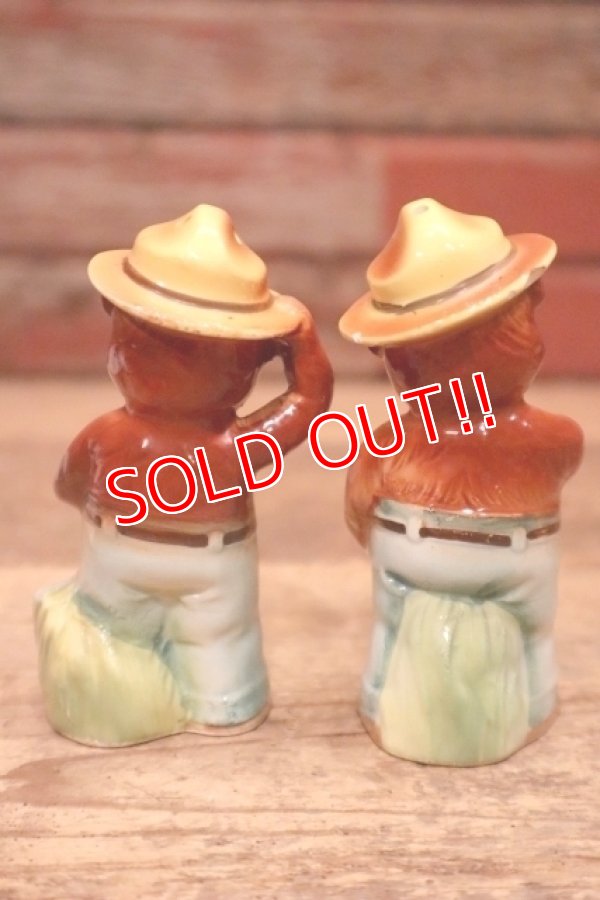 画像6: ct-240301-34 Smokey Bear / 1960's Salt and Pepper Shaker