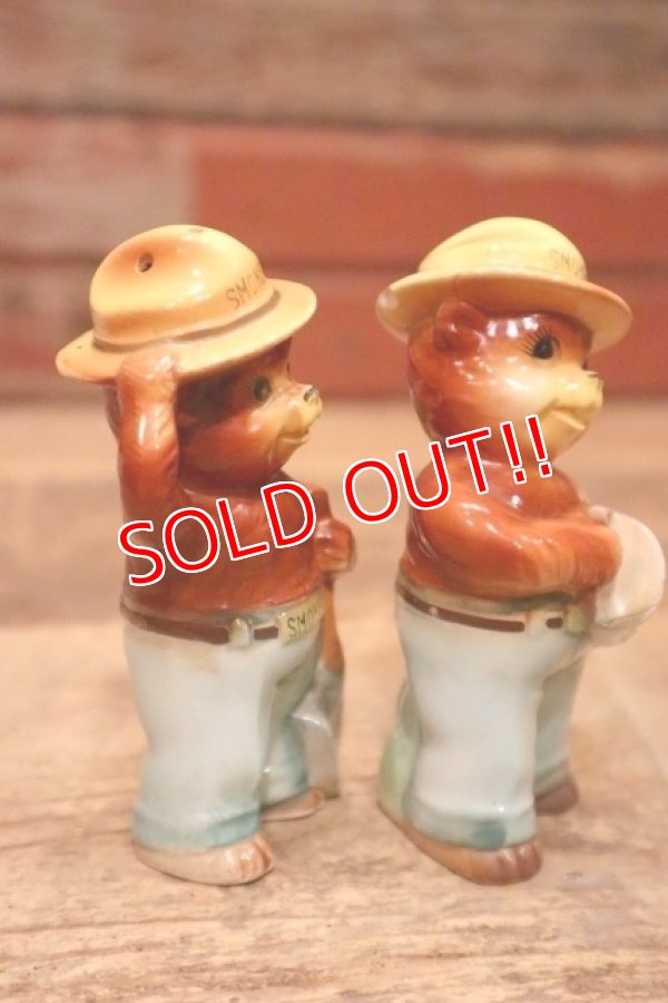 画像4: ct-240301-34 Smokey Bear / 1960's Salt and Pepper Shaker
