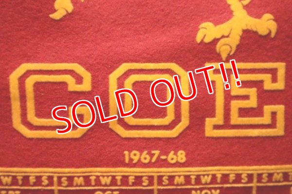 画像4: nt-240505-02 COE COLLEGE / Collegiate 1967-1968 Felt Banner Calendar