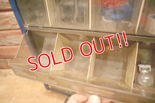 画像8: dp-240101-21 【SALE】EVEREADY Auto Lamp Bulbs Metal Cabinet