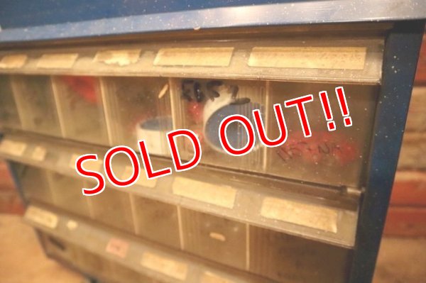 画像4: dp-240101-21 【SALE】EVEREADY Auto Lamp Bulbs Metal Cabinet