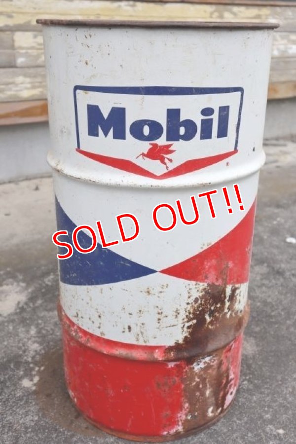 画像4: dp-240508-33 Mobil / 1960's 120 POUNDS 16 GALLONS Oil Can
