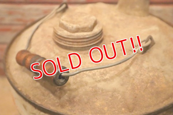 画像13: dp-240508-53 THE K-T OIL CORPOLATION / 1953 FLEET 5 U.S. GALLONS GREASE CAN