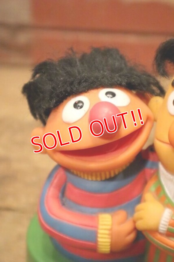 画像2: ct-240214-09 SESAME STREET / Ernie & Bert 1976 AM Radio
