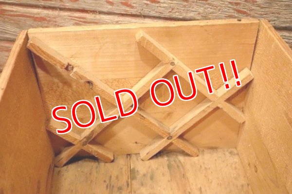 画像9: dp-240604-04 BLACK & WHITE SCOTCH WHISKY / Vintage Wood Box