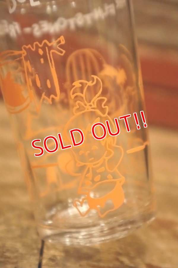 画像4: gs-240605-09 The Flintstones / Welch's 1960's Glass "FRED BUILDS A DOLL CAVE"