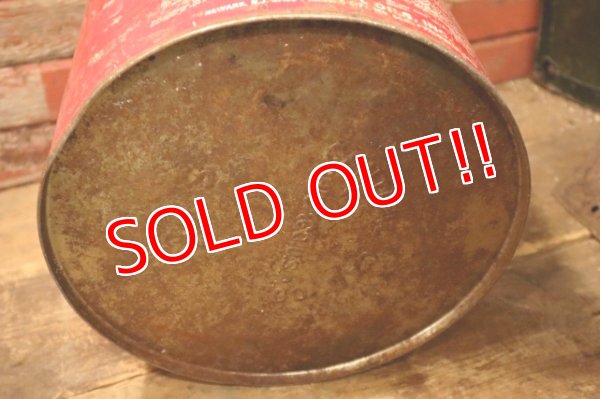 画像9: dp-240911-48 Castrol / 1970's〜 6.5 U.S. GALLONS OIL CAN