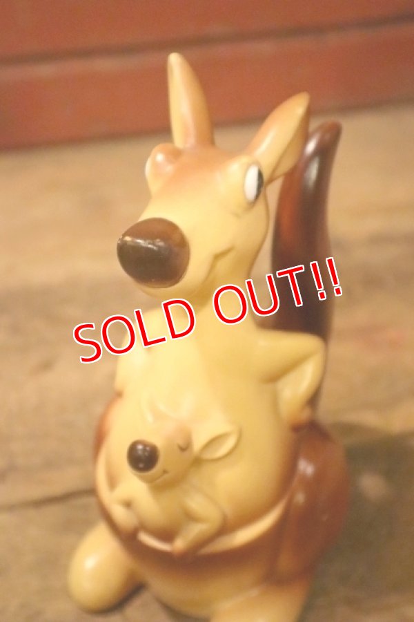 画像2: ct-241008-95 CONTINENTAL BANK / 1970's-1980's Lefton Kangaroo Novelty Coin Bank