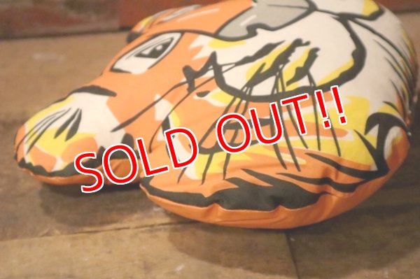 画像4: ct-241225-03 Esso / Tango Tiger 1960's Pillow Cushion