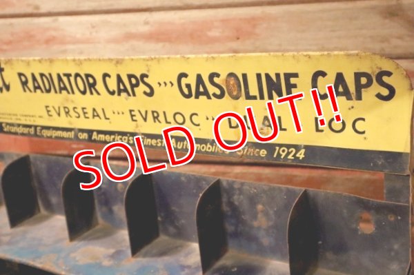 画像3: dp-241225-11 Stant 1950's RADIATOR CAPS GASOLINE CAPS Metal Rack