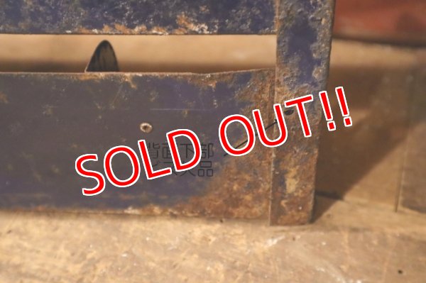 画像13: dp-241225-11 Stant 1950's RADIATOR CAPS GASOLINE CAPS Metal Rack