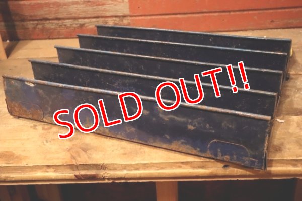 画像14: dp-241225-11 Stant 1950's RADIATOR CAPS GASOLINE CAPS Metal Rack