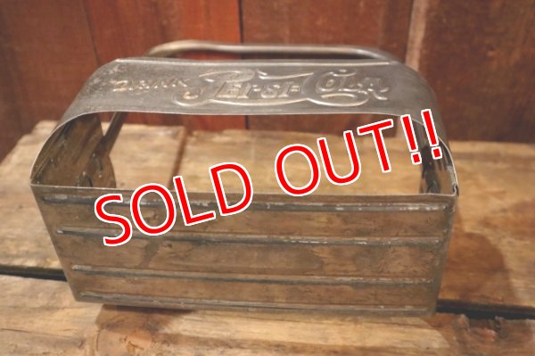 画像7: dp-250205-110 PEPSI:COLA 1940's Metal Bottle Carrier