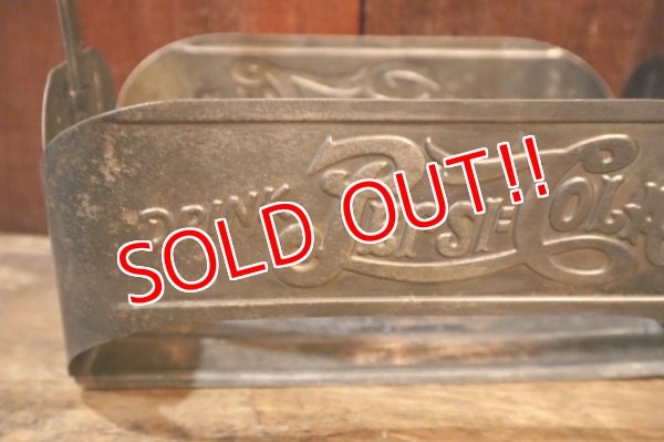 画像2: dp-250205-110 PEPSI:COLA 1940's Metal Bottle Carrier