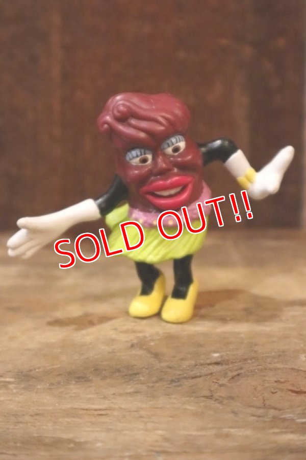 画像1: ct-250404-14 The California Raisins / 1989 PVC Figure "Girl With Grass Skirt"