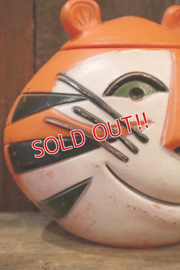 画像2: ct-250319-48 Kellogg's / Tony the Tiger 1960's Plastic Cookie jar