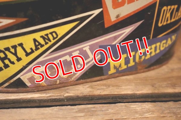 画像6: dp-250404-02 Decoware 1950's-1960's COLLEGE PENNANTS TIN BOX