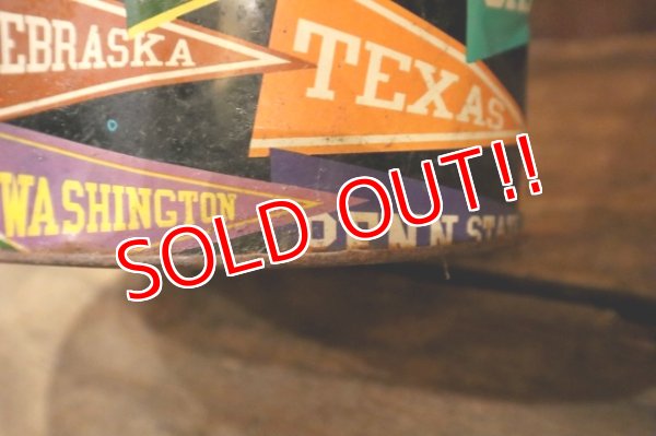 画像7: dp-250404-02 Decoware 1950's-1960's COLLEGE PENNANTS TIN BOX