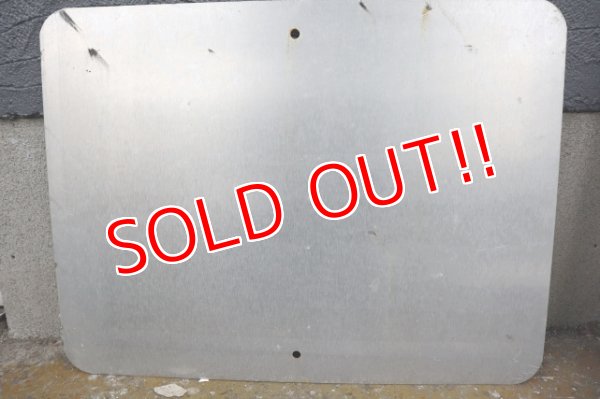 画像9: dp-250531-11 Road Sign "VISITOR PARKING ONLY"