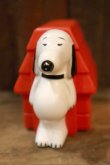 画像2: ct-110309-11 Snoopy and Doghouse / AVON 1970's Non-Tear Shampoo Bottle