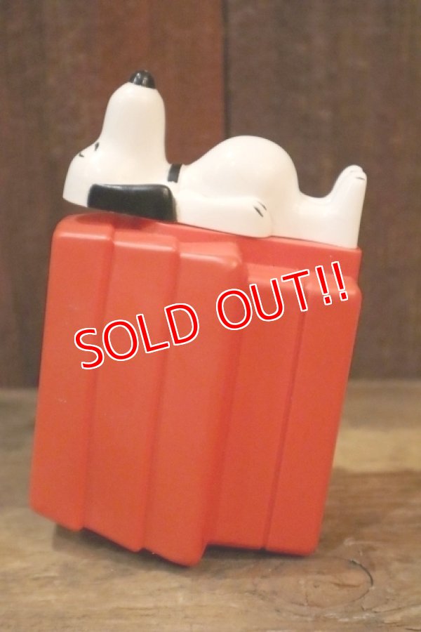 画像3: ct-110309-11 Snoopy and Doghouse / AVON 1970's Non-Tear Shampoo Bottle