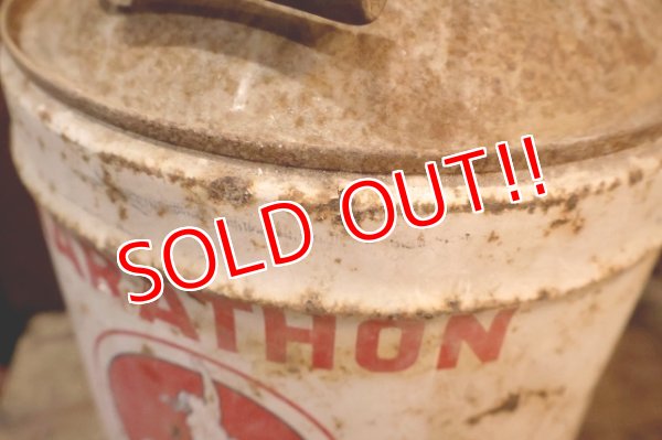 画像5: dp-250618-69 MARATHON V.E.P. 1960's 5 U.S. GALLONS MOTOR OIL CAN