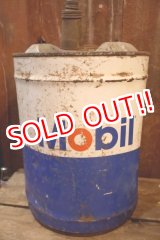 画像: dp-250618-66 Mobil 1970's 5 U.S. GALLONS OIL CAN