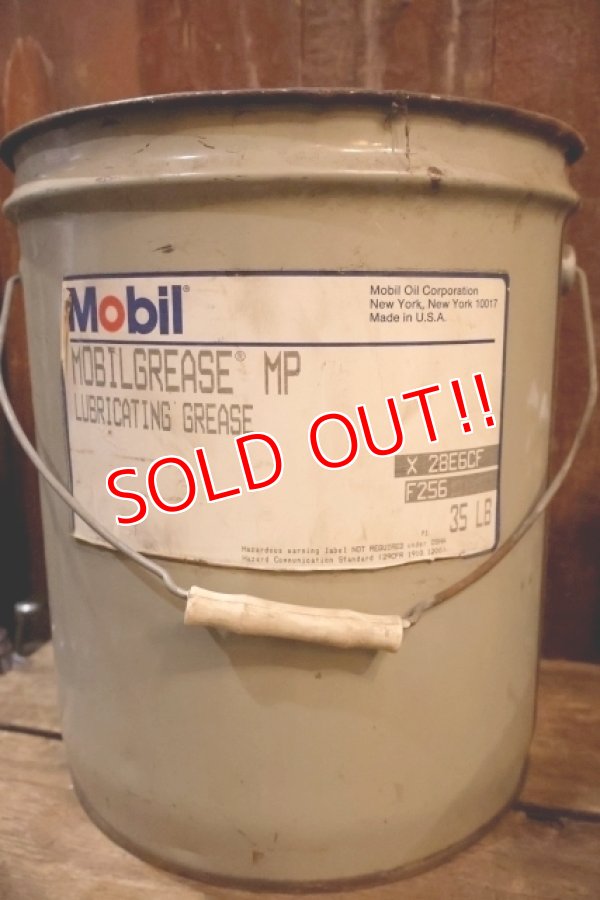 画像3: dp-250618-60 Mobil 1980's 5 U.S. GALLONS CAN