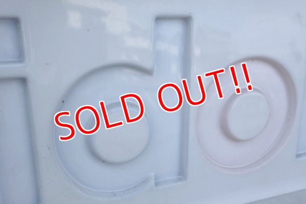 画像13: dp-250618-08 【※店頭ピックのみ】Mobil 1990's Embossed Gas Station Sign