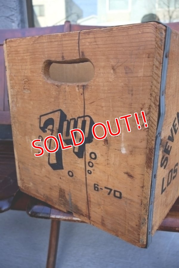 画像5: dp-260106-08 SEVEN UP BOTTLING CO. OF LOS ANGELS 7 Up / 1970's Wood Box