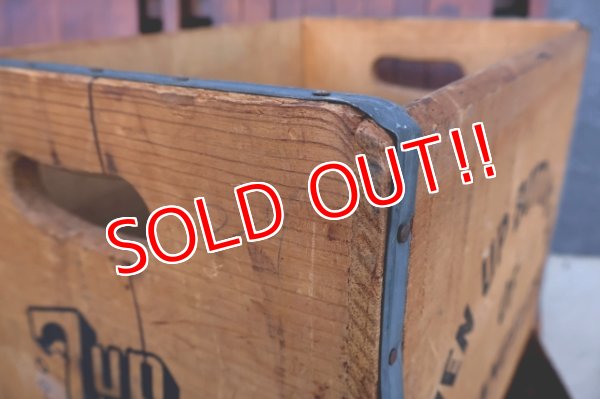 画像6: dp-260106-08 SEVEN UP BOTTLING CO. OF LOS ANGELS 7 Up / 1970's Wood Box