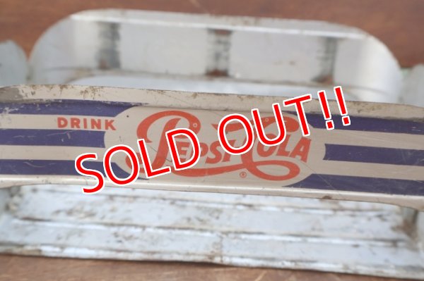 画像2: dp-260204-23 PEPSI-COLA 1950's Metal Bottle Carrier