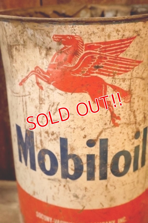 画像2: dp-260204-71 Mobil Mobiloil 1940's-1950's 5 U.S. QUARTS CAN