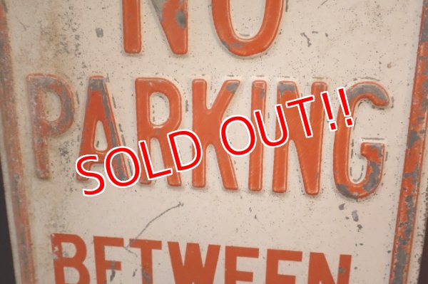 画像3: dp-260204-08 NO PARKING BETWEEN SIGNS → STEEL EMBOSSED STREET ROAD SIGN